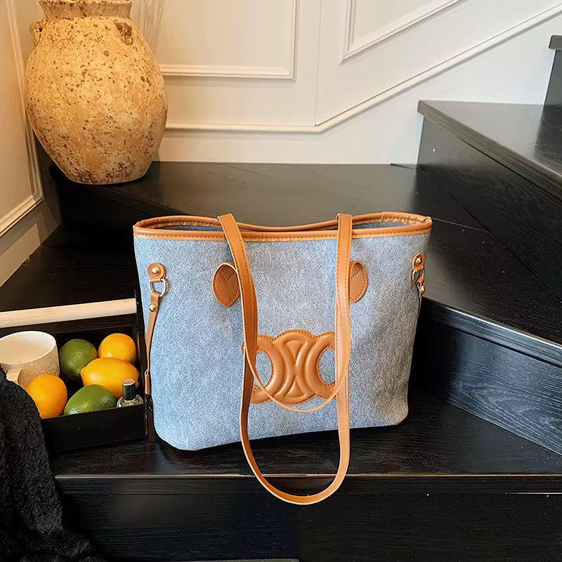 Wholesale Women’s Handbags – Designer-Inspired Inclined Shoulder Bags (Mixed Random Delivery)