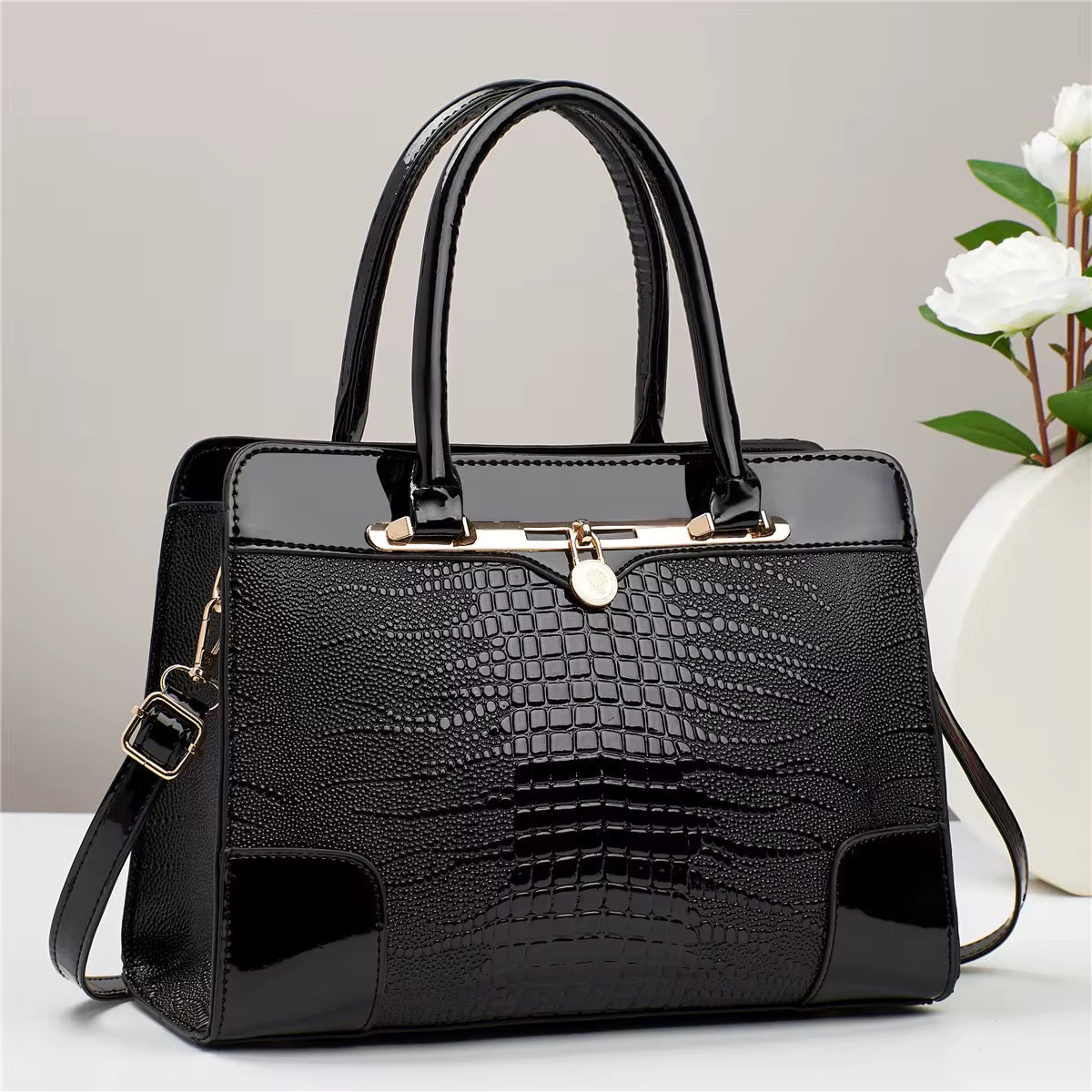 Wholesale Women’s Handbags – Designer-Inspired Inclined Shoulder Bags (Mixed Random Delivery)